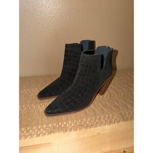 Vince Camuto VC-WELLAND Black Croc Embossed Leather Ankle Boots Women’s 8.5M GUC